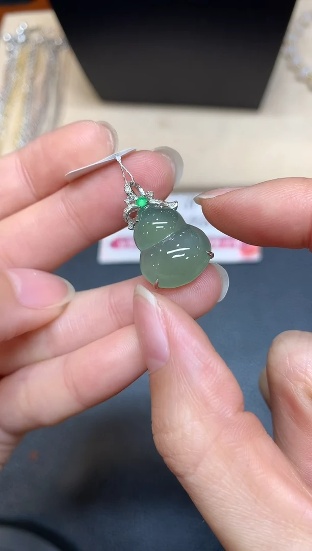 【闪购商品】翡翠颈饰18K金镶嵌【无鉴赏期