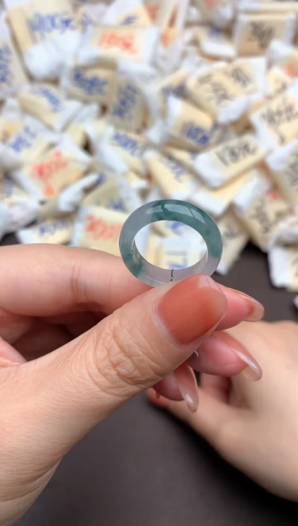 未镶嵌挂件翡翠—