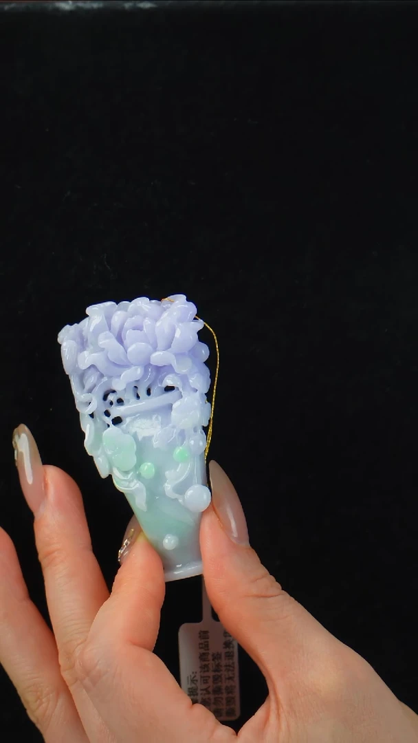 颈饰未镶嵌翡翠花瓶