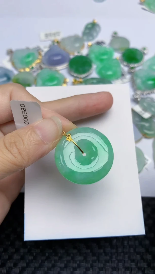 翡翠18K金镶嵌颈饰天然翡翠A货