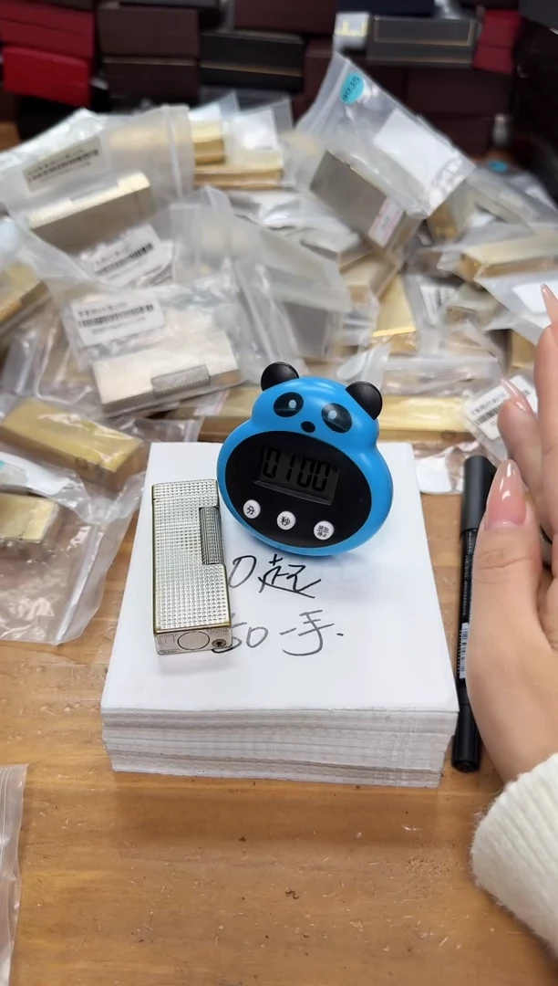 纯铜兄****饰登家金色巴黎丁