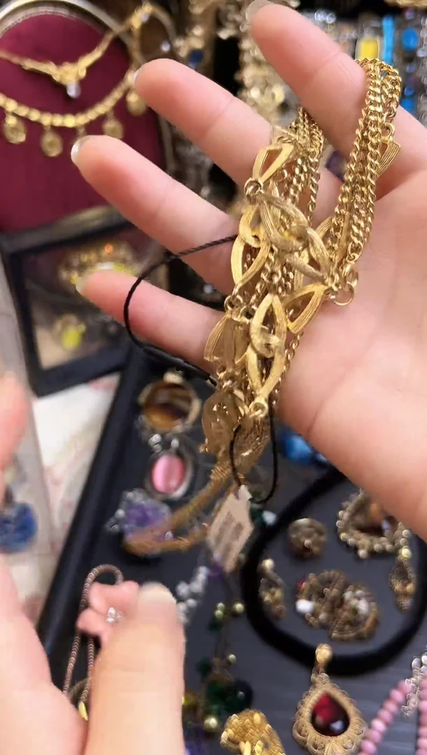 中古饰品 默认微瑕 N退换(货品总金额：109元)