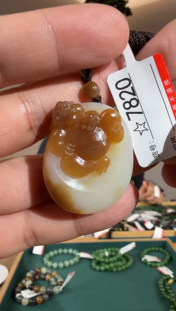 颈饰未镶嵌和田玉1