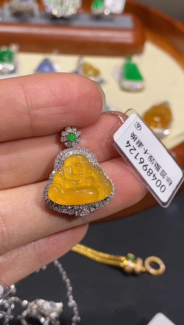 【闪购商品】翡翠颈饰18K金镶嵌吊坠