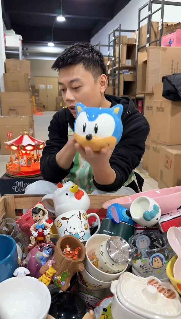 瓷片索尼克笔筒
