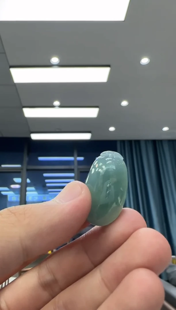 颈饰未镶嵌翡翠做****爱天然翡翠A货孤品一件
