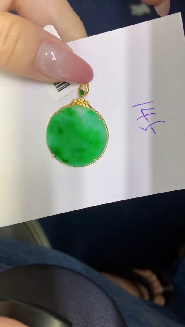 翡翠18K金镶嵌颈饰缅甸天然翡翠A货