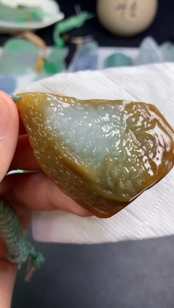 颈饰未镶嵌翡翠