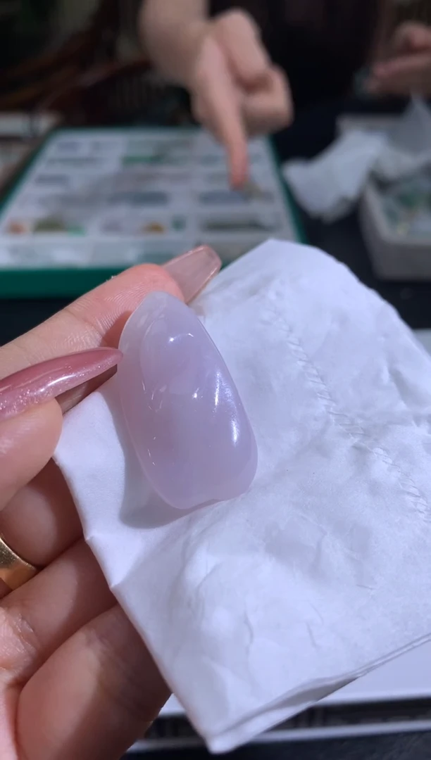 未镶嵌定制翡翠妙***?翡翠