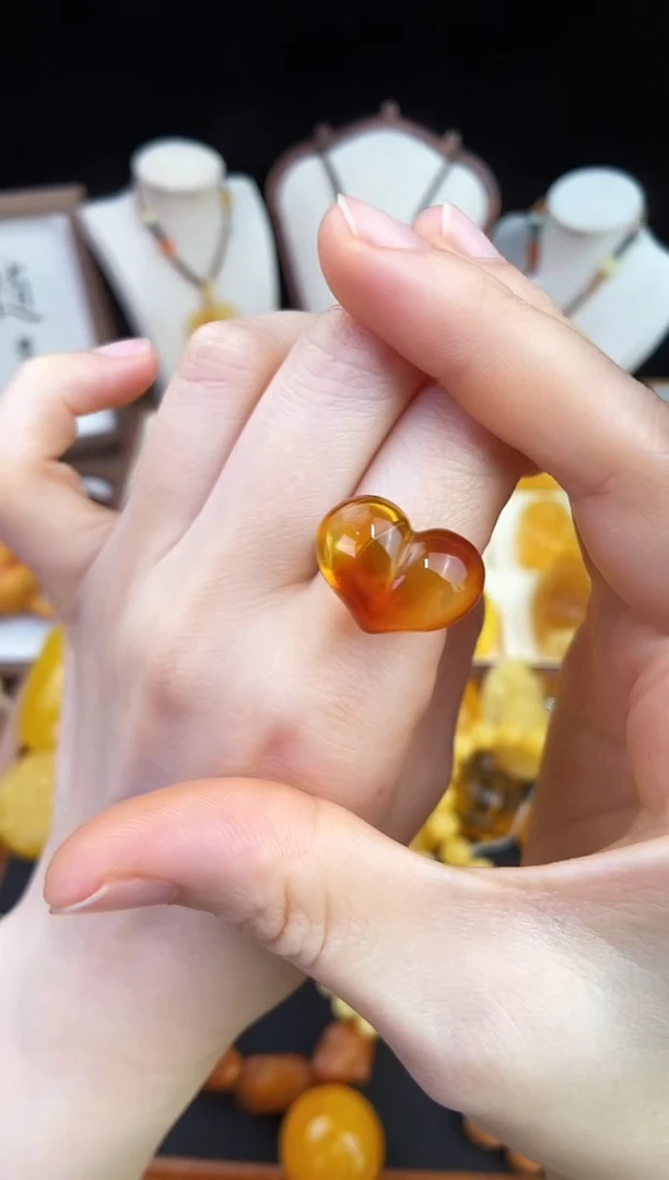 琥珀未镶嵌珠宝奇石柒月