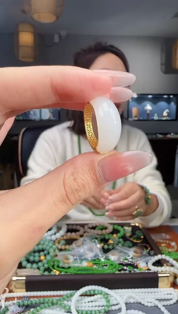 银S925镶嵌戒指和田玉1