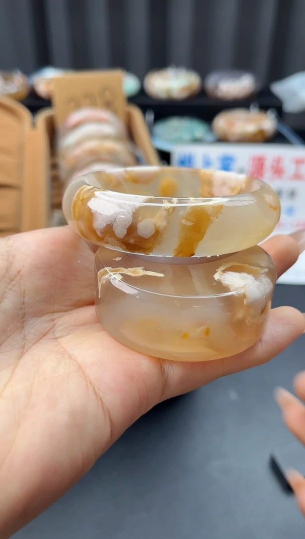 未镶嵌手镯石英质玉赠送镯心（56圈口）