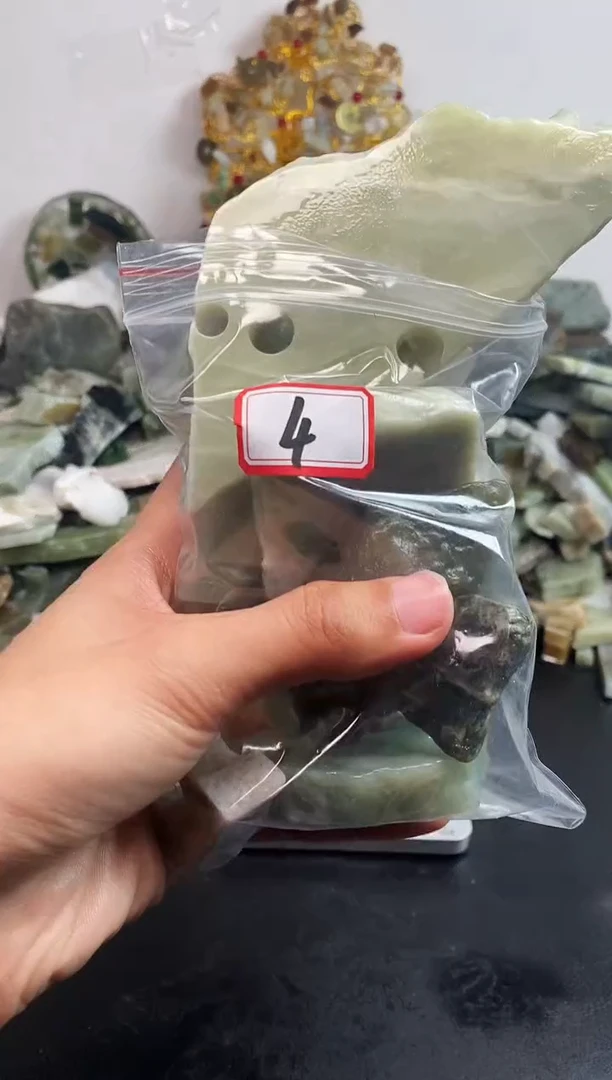 未镶嵌和田玉摆件4