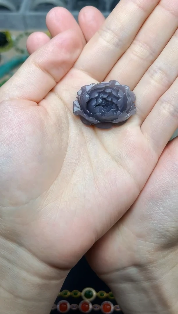 和田玉未镶嵌颈饰烟紫牡丹花06