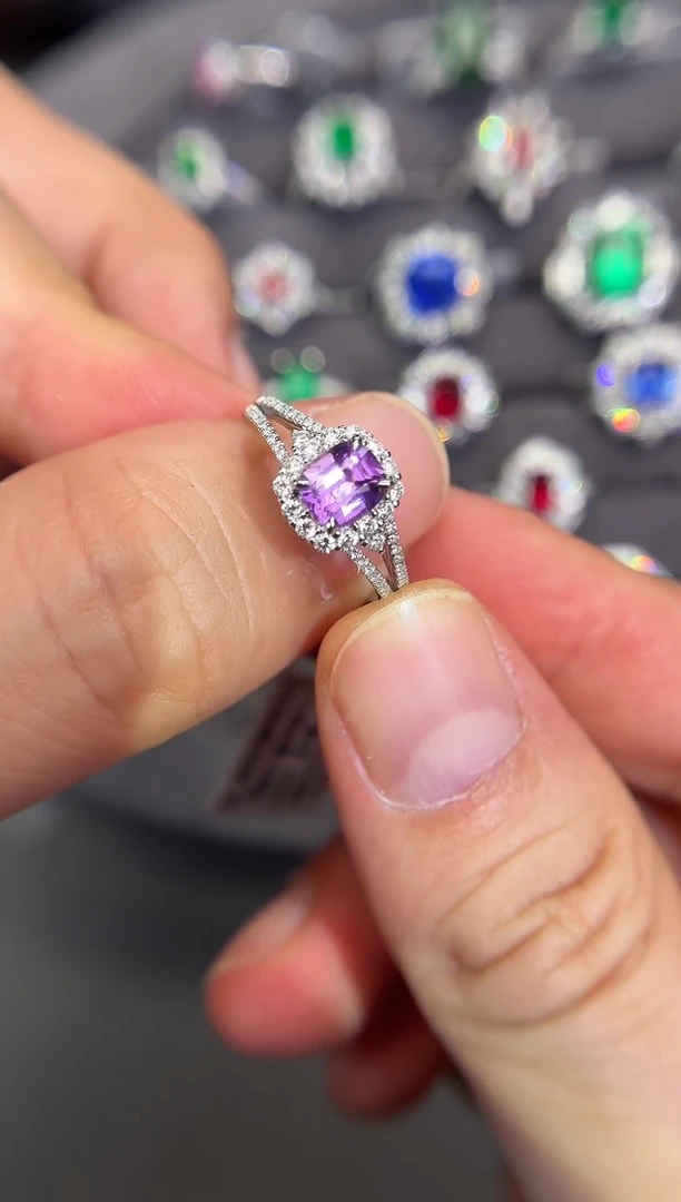 彩色蓝宝石戒指18K金镶嵌【闪购】1.05ct/七天鉴赏/无烧/薰衣草