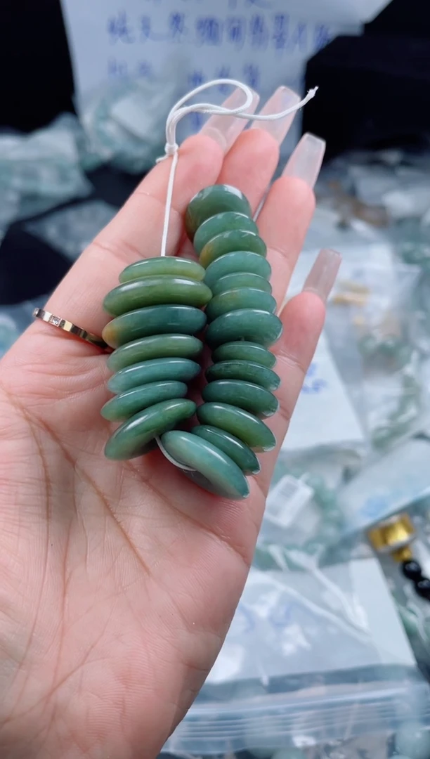 未镶嵌戒指翡翠挂件