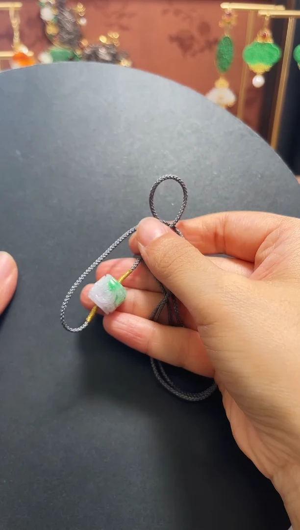 翡翠未镶嵌颈饰吊坠