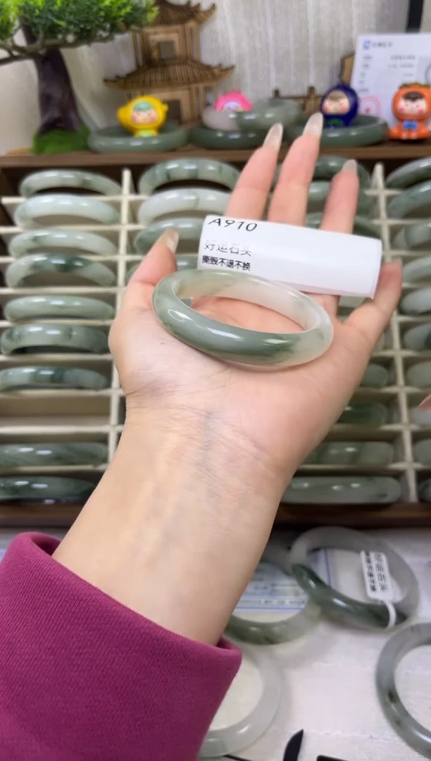 未镶嵌手镯石英质玉微瑕910