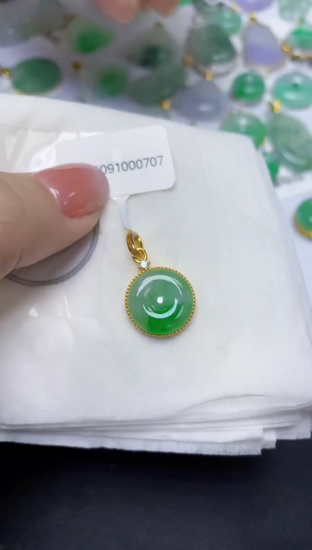 颈饰未镶嵌翡翠天然缅甸翡翠A货百元以上9元证书费自理