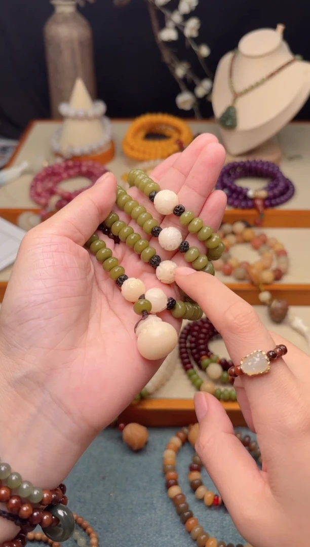 手串白玉菩提钱袋