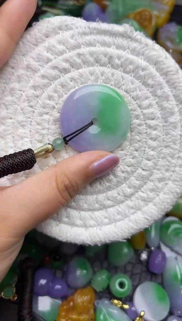 颈饰未镶嵌翡翠缅甸翡翠吊坠