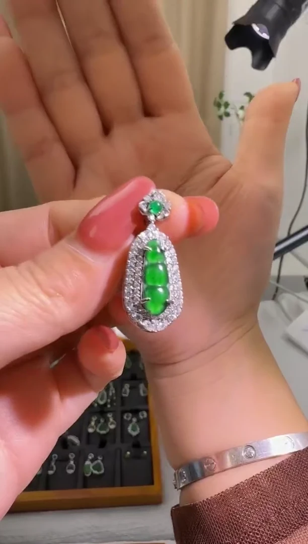 颈饰未镶嵌翡翠多子多福翡翠吊坠