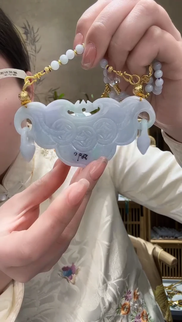 【闪购商品】翡翠颈饰未镶嵌吊坠