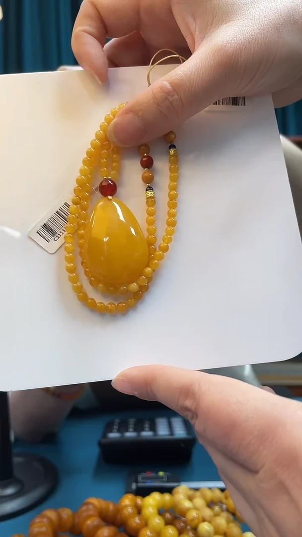 未镶嵌吊坠(赠链)蜜蜡蜜蜡水滴吊坠套装