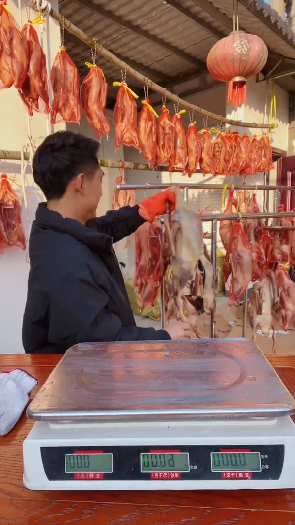 120天中国大陆【5斤】}农家散养腌制大白鹅！一货一拍 现称先拍！