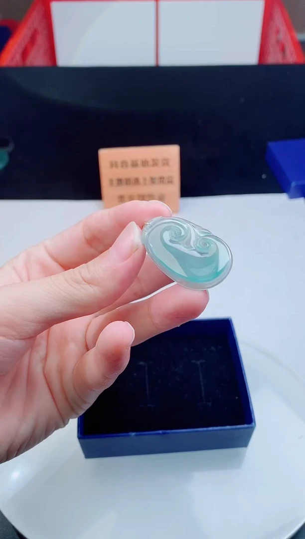 颈饰未镶嵌翡翠1