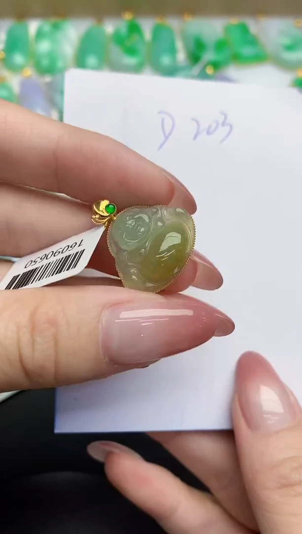 翡翠18K金镶嵌颈饰缅甸天然翡翠A货