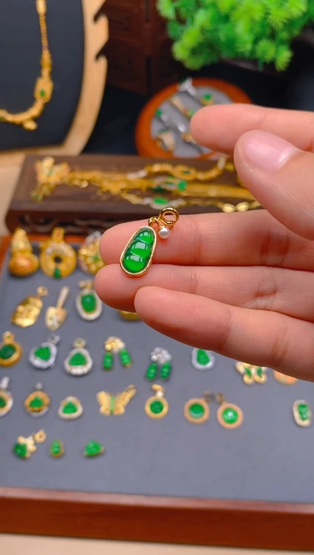 翡翠银S925镶嵌吊坠(不含链)豆子万能扣