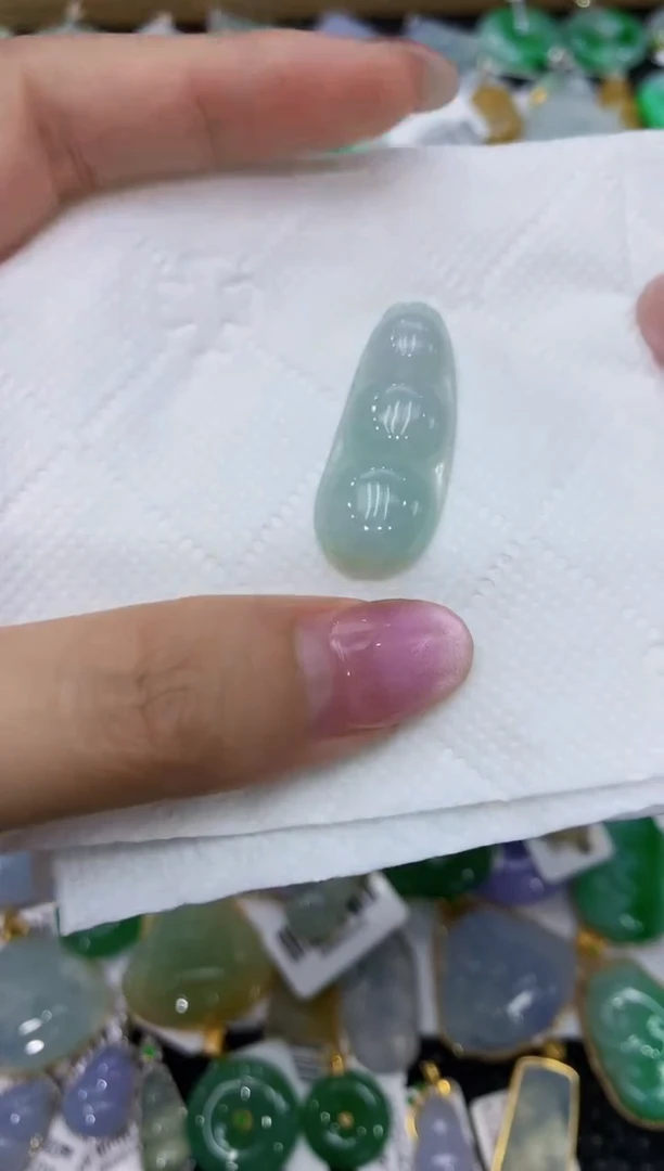 翡翠未镶嵌颈饰111111111111