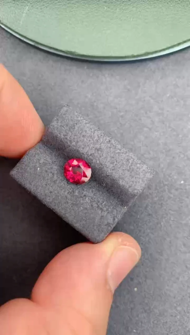 未镶嵌裸石碧玺1.2ct 卢比来碧玺