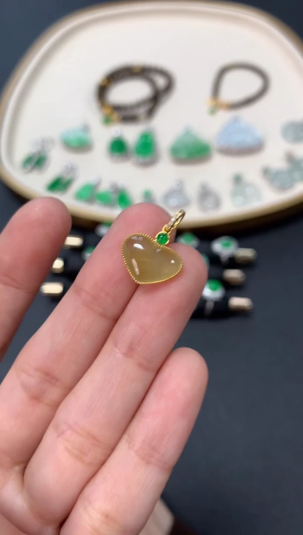 【闪购商品】翡翠吊坠(不含链)18K金镶嵌1280