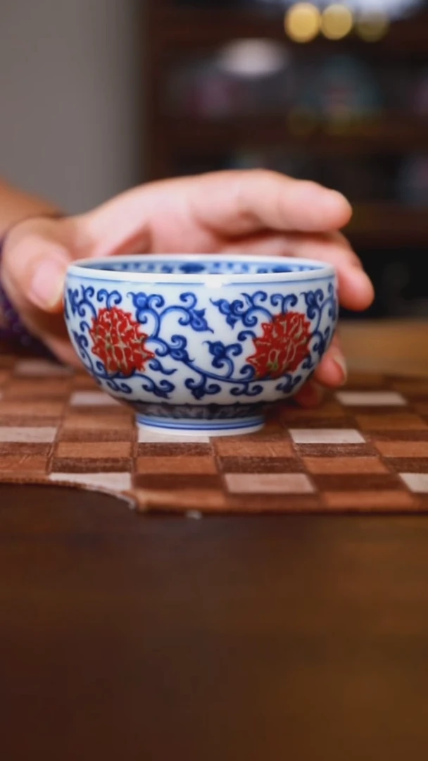 和然窑青花釉里红双勾杯