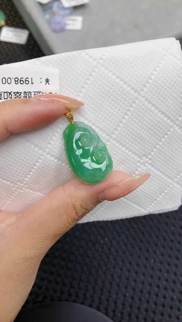 颈饰18K金镶嵌翡翠11111111111