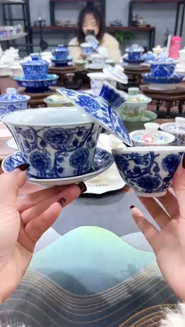 【闪购商品】320ml大号缠枝莲悬停盖碗+1杯