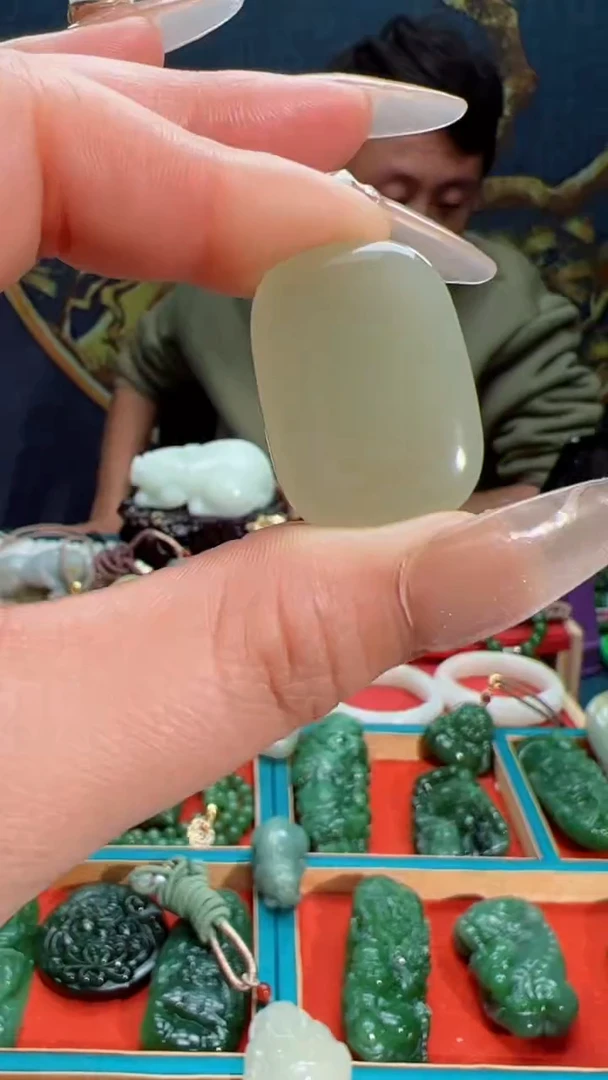 【闪购商品】和田玉吊坠未镶嵌多样性发货拍一发一