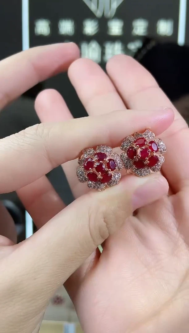 【闪购商品】红宝石耳饰银S925镶嵌耳饰