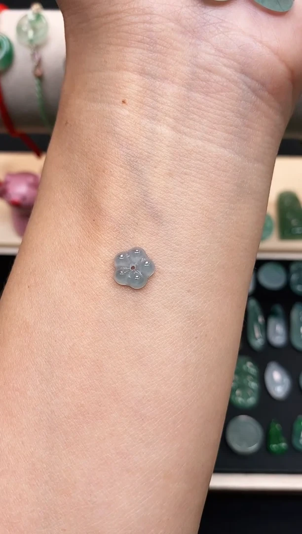 翡翠裸石翡翠小花