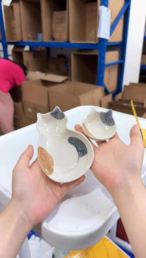 瓷片三花猫异型蘸料碟一对