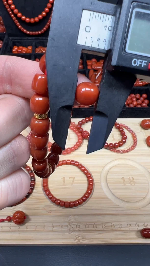 未镶嵌圆珠南红玛瑙老型9mm+两颗装