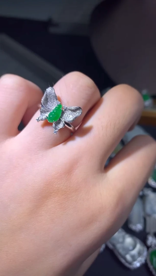 吊坠(不含链)18K金镶嵌翡翠戒指