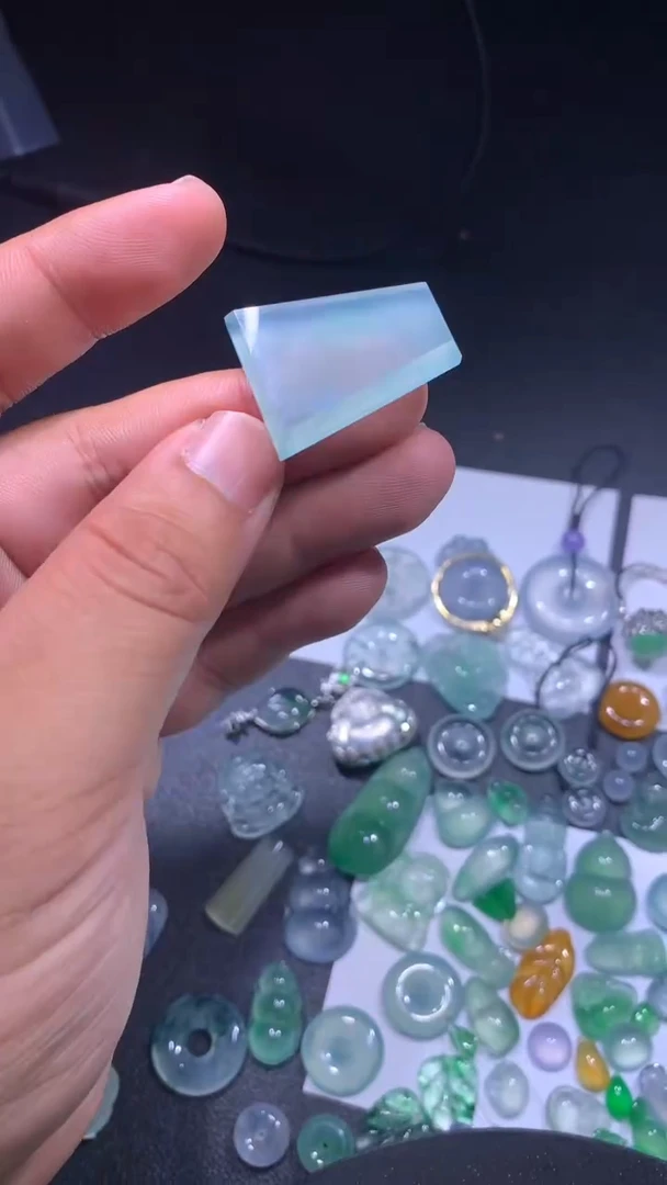 颈饰未镶嵌翡翠无事牌