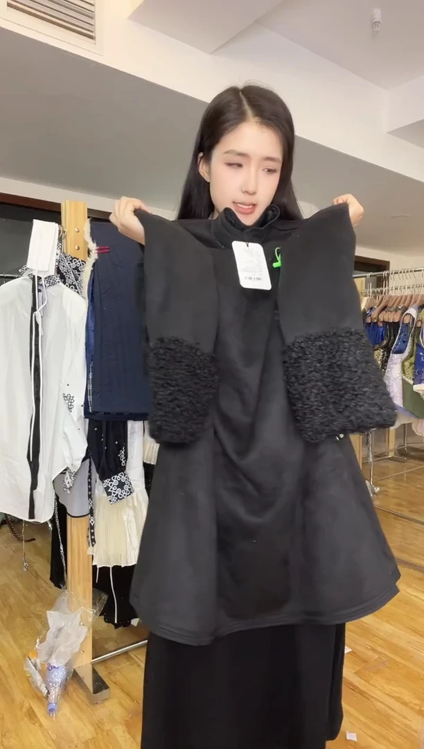 皮毛一体外套       S码         120斤