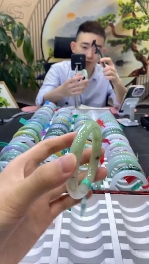 翡翠手镯未镶嵌00000000000000