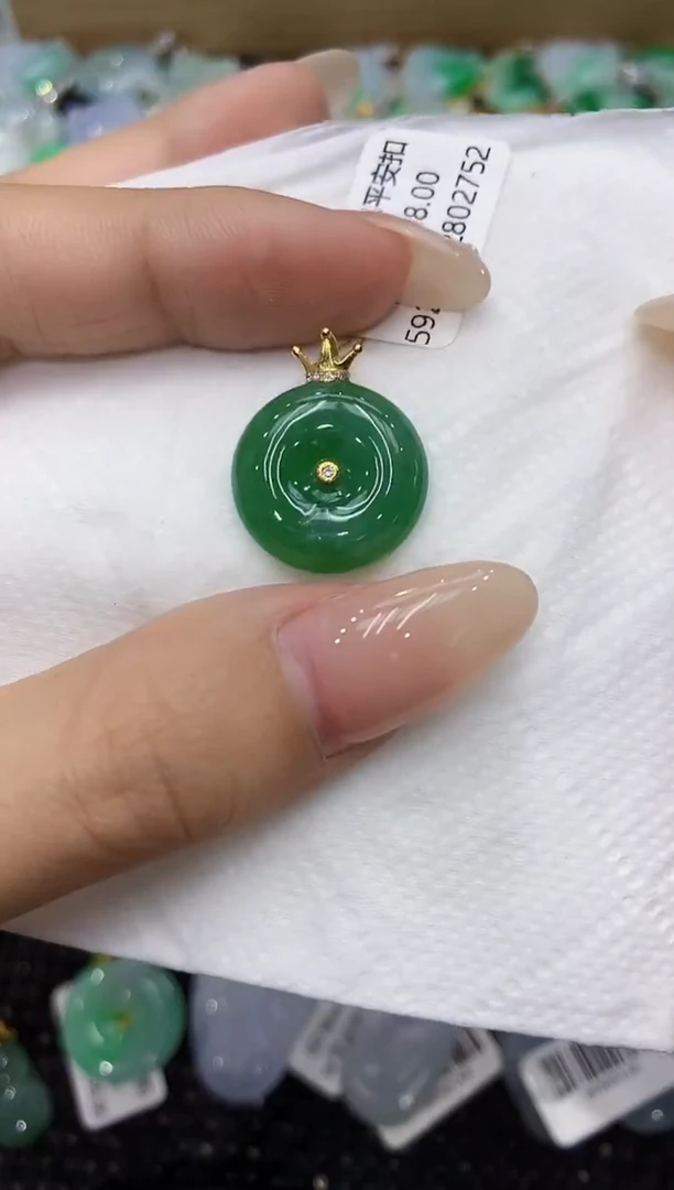 翡翠18K金镶嵌颈饰111111111111