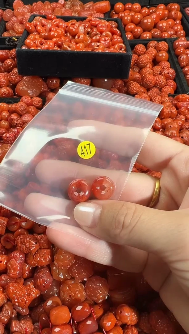 颈饰未镶嵌南红玛瑙1