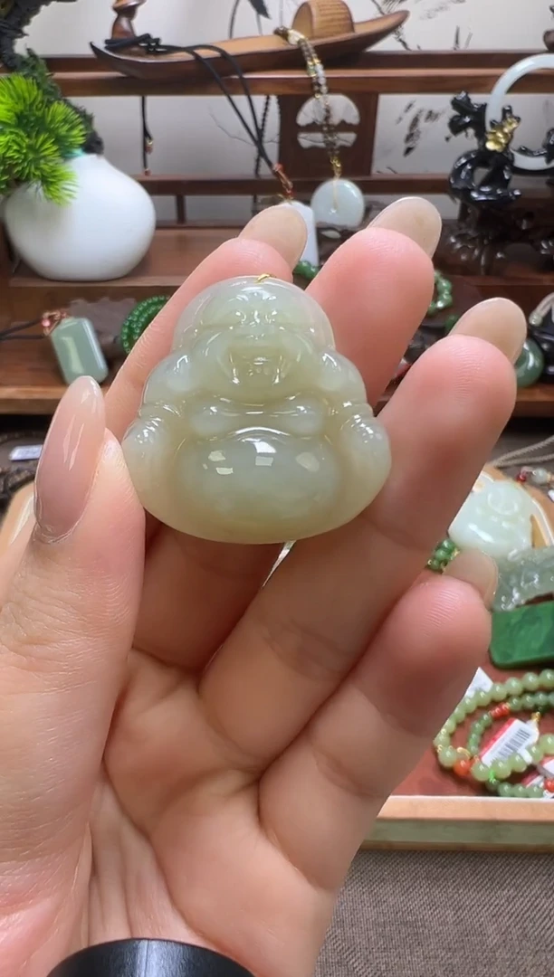 颈饰未镶嵌和田玉吊坠